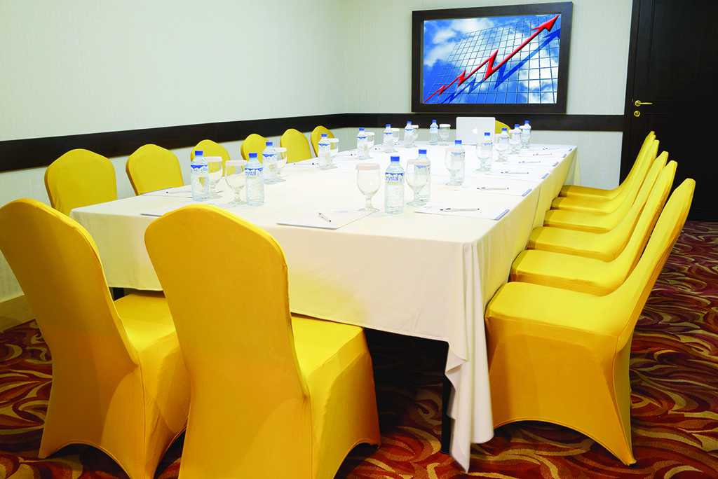 Meeting room at Howard Johnson Bur Dubai